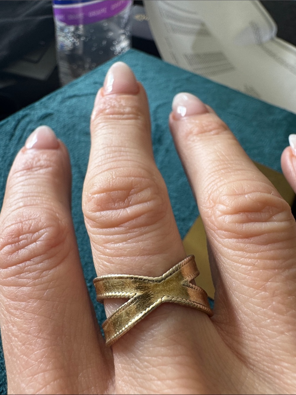 ANNA BECK SMOOTH CROSS RING GOLD